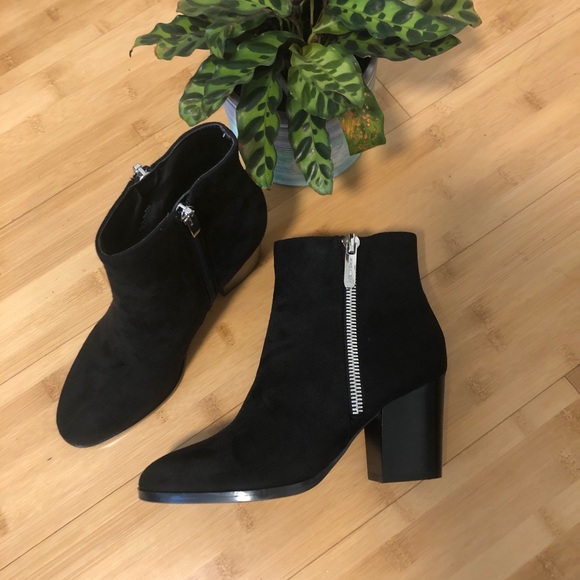 Nine West Black Heeled Booties ✨ - Picture 3 of 6